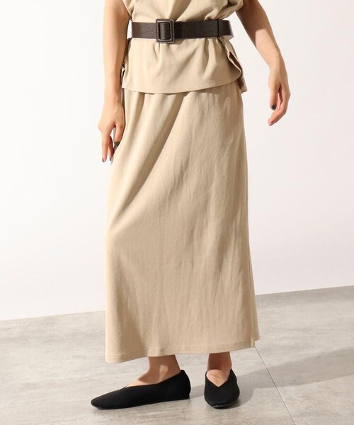 OZOC（オゾック）の「[洗える]ロングナロースカート（スカート・レディース・ナチュラル(050)/ベージュ(052)/ライトパープル(081)/モデル情報:身長157cm 着用サイズ38(M)・38(M)）」の2枚目の写真