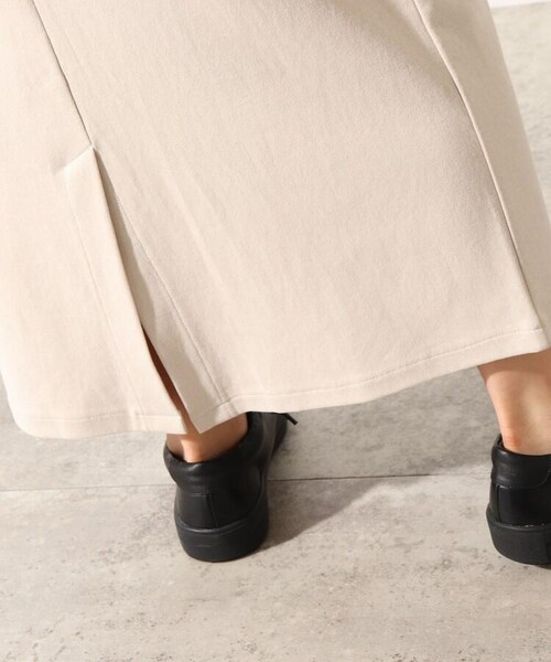 OZOC（オゾック）の「[洗える]ロングナロースカート（スカート・レディース・ナチュラル(050)/ベージュ(052)/ライトパープル(081)/モデル情報:身長157cm 着用サイズ38(M)・38(M)）」の10枚目の写真