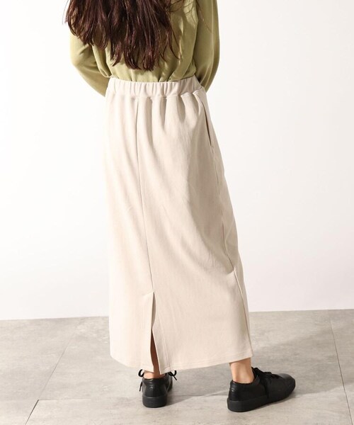 OZOC（オゾック）の「[洗える]ロングナロースカート（スカート・レディース・ナチュラル(050)/ベージュ(052)/ライトパープル(081)/モデル情報:身長157cm 着用サイズ38(M)・38(M)）」の6枚目の写真