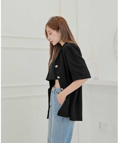 HOTPING(ホッピン)の「フロントボタンパフスリーブブラウス(シャツ/ブラウス・レディース・Black/White/Green・XS-M/L-XL/XL-2XL)」の1枚目の写真