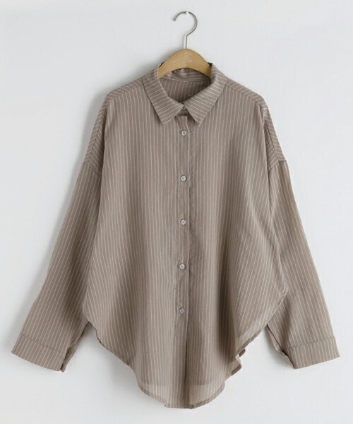 DHOLIC（ディーホリック）の「ラウンドヘムストライプシャツ（シャツ/ブラウス・レディース・ホワイト/ブルー/ベージュ・FREE）」の2枚目の写真