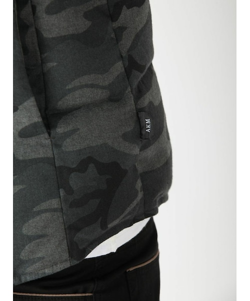 B'2nd re'qua（ビーセカンドレクア）の「AKM×AMPHIBIAN×B'2nd