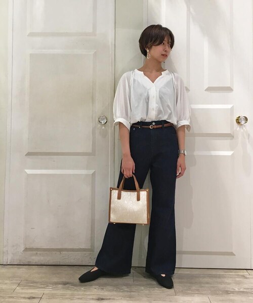 OZOC（オゾック）の「[洗える]オーガニックコットンフレアデニムパンツ（パンツ・レディース・ライトブルー(091)/ネイビー(093)/モデル情報:身長160cm 着用サイズ38(M)/モデル情報:身長167cm 着用サイズ38(M)/モデル情報:身長163cm 着用サイズ38(M)/モデル情報:身長168cm 着用サイズ38(M)・38(M)/40(L)）」の14枚目の写真
