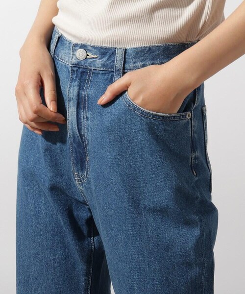 OZOC（オゾック）の「[洗える]オーガニックコットンフレアデニムパンツ（パンツ・レディース・ライトブルー(091)/ネイビー(093)/モデル情報:身長160cm 着用サイズ38(M)/モデル情報:身長167cm 着用サイズ38(M)/モデル情報:身長163cm 着用サイズ38(M)/モデル情報:身長168cm 着用サイズ38(M)・38(M)/40(L)）」の6枚目の写真