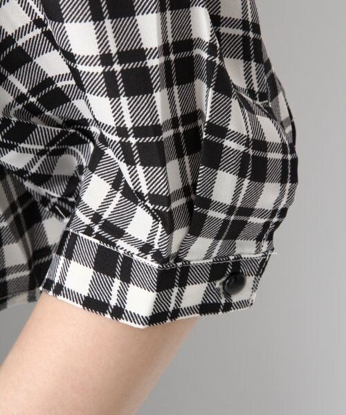 LOWRYS FARM（ローリーズファーム）の「フハク７分袖＊テーパードパンツ（ワンピース/ドレス・レディース・オフ×デニム/チェック×ブラック/ストライプ×ネイビー・Ｍ/Ｌ）」の8枚目の写真