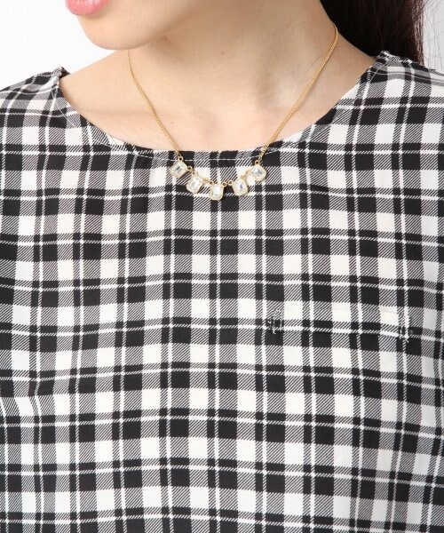 LOWRYS FARM（ローリーズファーム）の「フハク７分袖＊テーパードパンツ（ワンピース/ドレス・レディース・オフ×デニム/チェック×ブラック/ストライプ×ネイビー・Ｍ/Ｌ）」の6枚目の写真