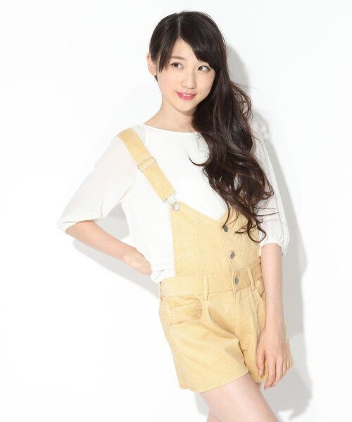 repipi armario（レピピ アルマリオ）の「コーデュロイサロペショーパン（ワンピース/ドレス・レディース・ホワイトベージュ/ベージュ/ネイビー・ＸＳ/Ｓ/Ｍ）」の2枚目の写真