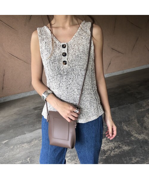 copine（コピン）の「大人可愛い！ボタンデザインノースリーブ(3color)【クリックポスト対象商品】（タンクトップ・レディース・その他）」の6枚目の写真