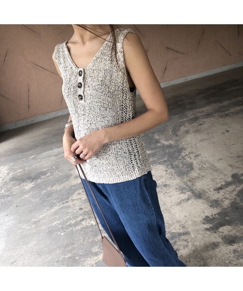 copine（コピン）の「大人可愛い！ボタンデザインノースリーブ(3color)【クリックポスト対象商品】（タンクトップ・レディース・その他）」の8枚目の写真