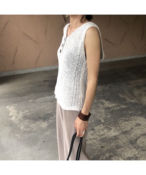 copine（コピン）の「大人可愛い！ボタンデザインノースリーブ(3color)【クリックポスト対象商品】（タンクトップ・レディース・その他）」の12枚目の写真