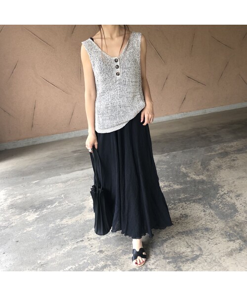 copine（コピン）の「大人可愛い！ボタンデザインノースリーブ(3color)【クリックポスト対象商品】（タンクトップ・レディース・その他）」の2枚目の写真