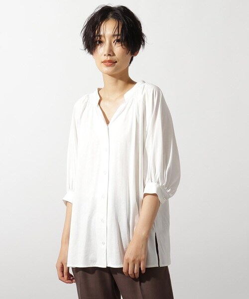 OZOC（オゾック）の「[洗える]シャーリングネックパフスリーブブラウス（トップス・レディース・オフホワイト(003)/ベージュ(052)/サックス(090)/カーキ(027)/ボルドー(064)・38(M)）」の13枚目の写真