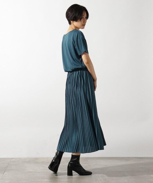 OZOC（オゾック）の「[洗える]2WAYプリーツワンピース（ワンピース/ドレス・レディース・ブルー(092)/ナチュラル(050)/ダークブラウン(043)/モデル情報:身長150cm 着用サイズ38(M)/モデル情報:身長157cm 着用サイズ38(M)/モデル情報:身長160cm 着用サイズ38(M)/モデル情報:身長165cm 着用サイズ38(M)・38(M)/50(L)）」の12枚目の写真