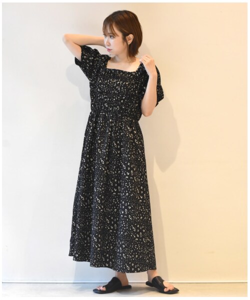w closet(ダブルクローゼット)の「シャーリングワンピース(ワンピース/ドレス・レディース・Dネイビー/ブルー/ヒョウ柄ブラック/グレー/無地ブラック・FREE/M/L)」の20枚目の写真