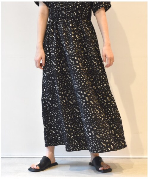 w closet(ダブルクローゼット)の「シャーリングワンピース(ワンピース/ドレス・レディース・Dネイビー/ブルー/ヒョウ柄ブラック/グレー/無地ブラック・FREE/M/L)」の22枚目の写真