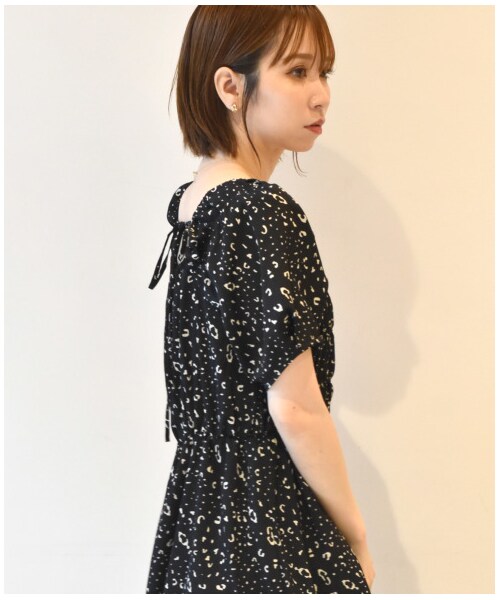 w closet(ダブルクローゼット)の「シャーリングワンピース(ワンピース/ドレス・レディース・Dネイビー/ブルー/ヒョウ柄ブラック/グレー/無地ブラック・FREE/M/L)」の21枚目の写真