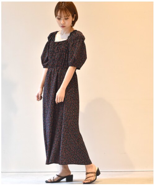 w closet(ダブルクローゼット)の「シャーリングワンピース(ワンピース/ドレス・レディース・Dネイビー/ブルー/ヒョウ柄ブラック/グレー/無地ブラック・FREE/M/L)」の16枚目の写真