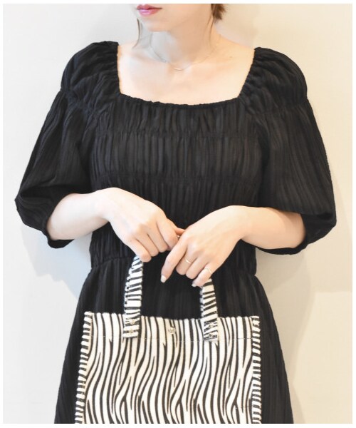 w closet(ダブルクローゼット)の「シャーリングワンピース(ワンピース/ドレス・レディース・Dネイビー/ブルー/ヒョウ柄ブラック/グレー/無地ブラック・FREE/M/L)」の9枚目の写真