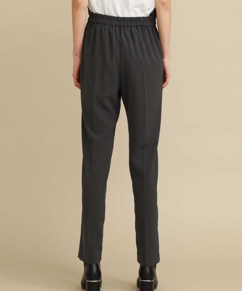 FEMMENT（ファモン）の「バックサテンフロントタックパンツ（パンツ・レディース・BLACK/YELLOW/YLW・1/3）」の13枚目の写真