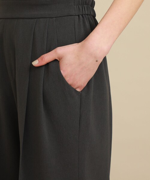 FEMMENT（ファモン）の「バックサテンフロントタックパンツ（パンツ・レディース・BLACK/YELLOW/YLW・1/3）」の15枚目の写真