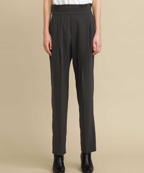 FEMMENT（ファモン）の「バックサテンフロントタックパンツ（パンツ・レディース・BLACK/YELLOW/YLW・1/3）」の11枚目の写真