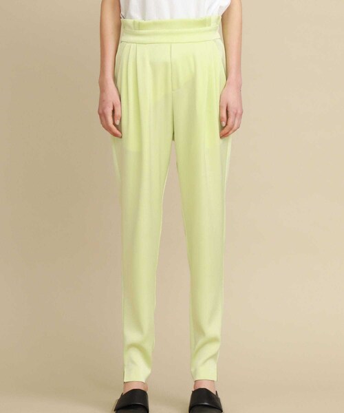 FEMMENT（ファモン）の「バックサテンフロントタックパンツ（パンツ・レディース・BLACK/YELLOW/YLW・1/3）」の3枚目の写真