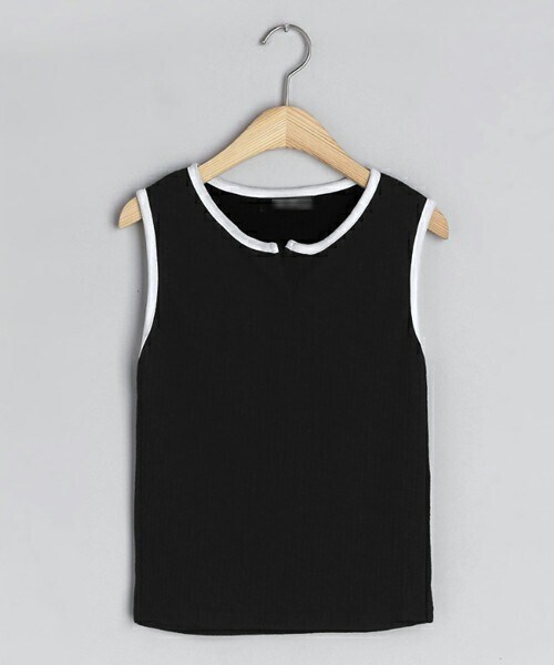 DHOLIC(ディーホリック)の「配色スリットネックスリーブレス(タンクトップ・レディース・ホワイト/ベージュ/ブラック・FREE)」の2枚目の写真