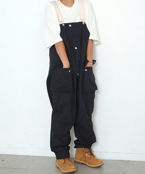 BOYSHE(ボーイシー)の「オーバーサイズ オーバーオール ネイビー(チノパンツ・レディース・その他)」の7枚目の写真