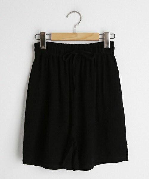 DHOLIC(ディーホリック)の「リネン混イージーショートパンツ(その他パンツ・レディース・ホワイト/ベージュ/イエロー/グリーン/ブルー/ブラック/ブラウン・FREE)」の2枚目の写真