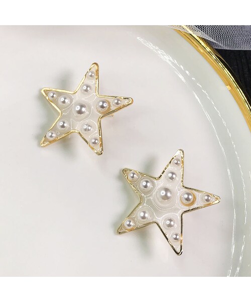no brand（ノーブランド）の「埋め込みパール スター★ピアス（ピアス（両耳用）・レディース・その他）」の6枚目の写真