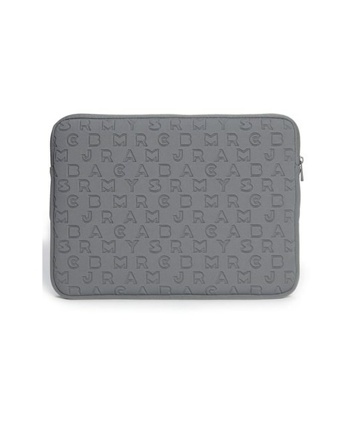 Marc by Marc Jacobs(マークバイマークジェイコブス)の「MARC BY MARC JACOBS 'Dreamy Logo' Laptop Sleeve (13 Inch)(ビジネスバッグ・Black・14"W x 10"H x 1"D.)」の4枚目の写真