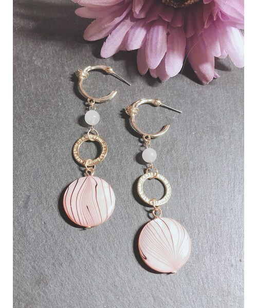 Handmade（ハンドメイド）の「シェルと天然石の大人ピンク ピアス 
