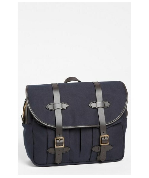 FILSON フィルソン スモールメッセージャーバッグ 美品‼️人気のブラック‼️ デイリーユースに最適な一択。経年変化するワックスドナイロンの
