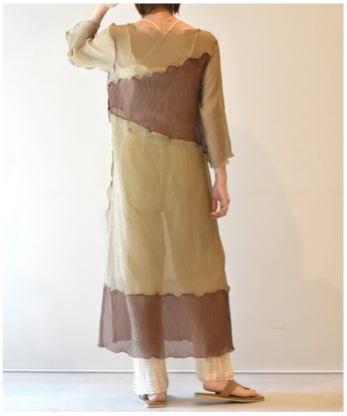 w closet（ダブルクローゼット）の「プリーツシフォン配色切替メローワンピース（ワンピース/ドレス・レディース・オフホワイト/Lモカ/Dサックス・FREE/M/L）」の20枚目の写真