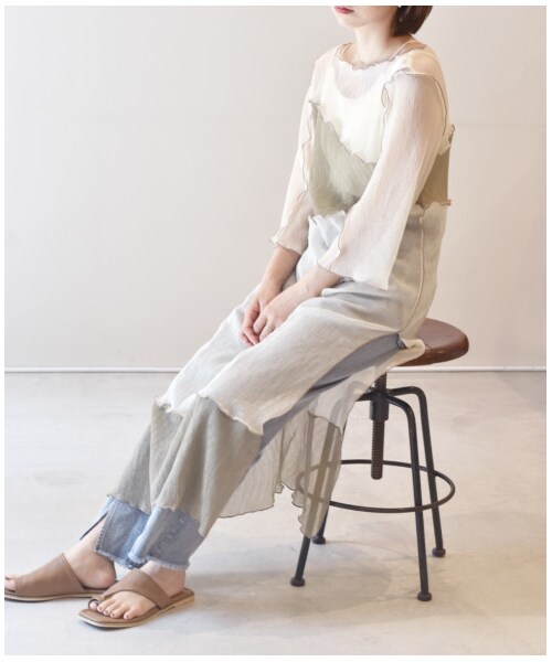 w closet（ダブルクローゼット）の「プリーツシフォン配色切替メローワンピース（ワンピース/ドレス・レディース・オフホワイト/Lモカ/Dサックス・FREE/M/L）」の4枚目の写真