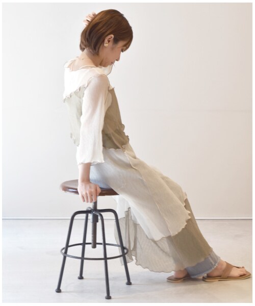 w closet（ダブルクローゼット）の「プリーツシフォン配色切替メローワンピース（ワンピース/ドレス・レディース・オフホワイト/Lモカ/Dサックス・FREE/M/L）」の14枚目の写真