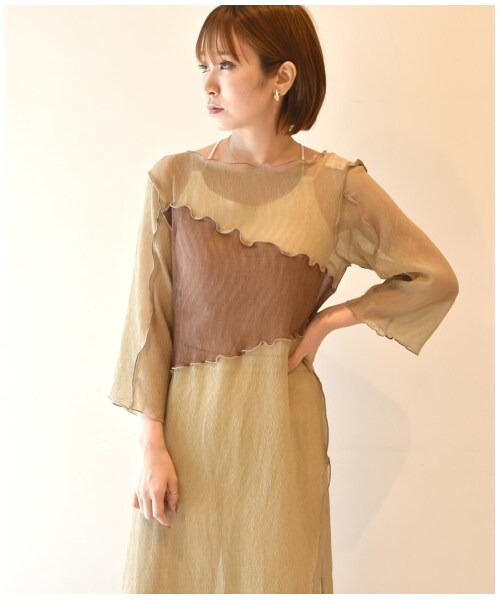 w closet（ダブルクローゼット）の「プリーツシフォン配色切替メローワンピース（ワンピース/ドレス・レディース・オフホワイト/Lモカ/Dサックス・FREE/M/L）」の5枚目の写真