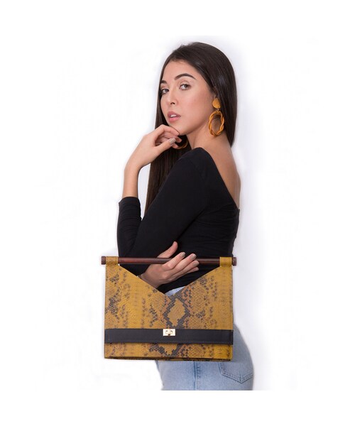 STORES.jp（ストアーズドットジェーピー）の「LS Triangolare（ショルダーバッグ・レディース・その他）」の4枚目の写真