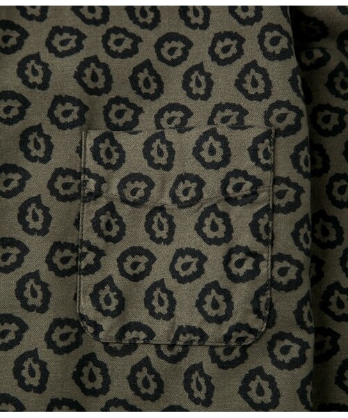 Maison Kitsune（メゾンキツネ）の「【先行受注】CLASSIC BD POCKET FLYING SPARK（トップス・メンズ・レッド/ワイン・38/39/40）」の9枚目の写真