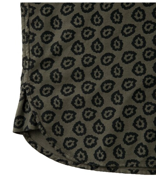 Maison Kitsune（メゾンキツネ）の「【先行受注】CLASSIC BD POCKET FLYING SPARK（トップス・メンズ・レッド/ワイン・38/39/40）」の8枚目の写真