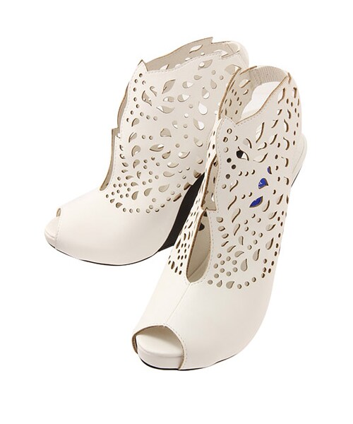 EDDY GRACE（エディグレース）の「カットアウトウェッジサンダル（シューズ・レディース・ベージュ/ブラック/オフホワイト系・M/L）」の2枚目の写真