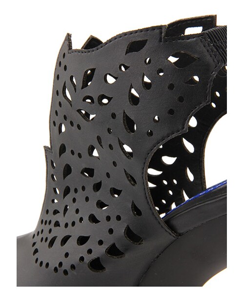 EDDY GRACE（エディグレース）の「カットアウトウェッジサンダル（シューズ・レディース・ベージュ/ブラック/オフホワイト系・M/L）」の9枚目の写真