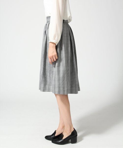 JEANASIS（ジーナシス）の「ガラタックミディフレアスカート（スカート・レディース・ホワイトストライプ/グレーチェック・FREE）」の3枚目の写真