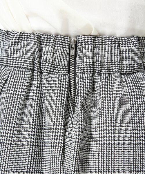 JEANASIS（ジーナシス）の「ガラタックミディフレアスカート（スカート・レディース・ホワイトストライプ/グレーチェック・FREE）」の8枚目の写真