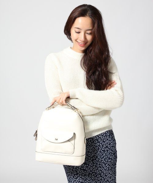 JEANASIS（ジーナシス）の「フロントポケット２ＷＡＹショルダー（バッグ・レディース・アイボリー/ブラック・FREE）」の5枚目の写真