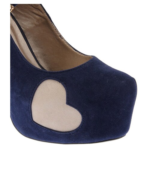 MIIA（ミーア）の「アシメトリーハートパンプス（シューズ・レディース・ベージュ/バーガンディー/ブラック/グレー/ネイビー・1/2/3）」の11枚目の写真
