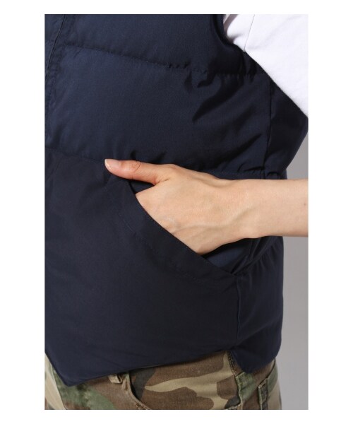 Crescent Down Works（クレセントダウンワークス）の「CRESCENT DOWN クレッセント ダウンベスト（ダウンジャケット・レディース・ベージュ/ネイビー・フリー）」の8枚目の写真