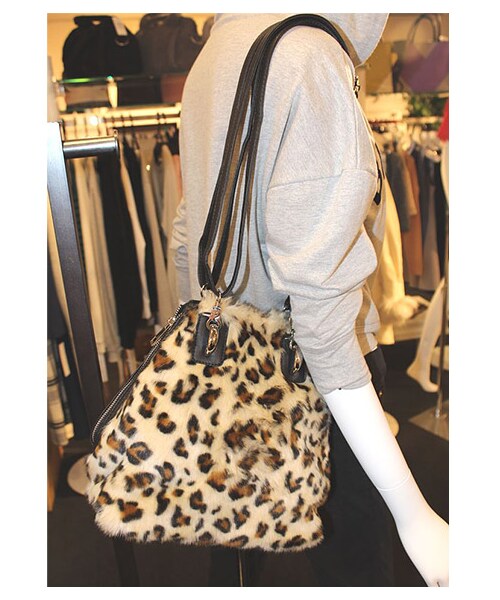 SPIRALGIRL（スパイラルガール）の「ファーショルダー（バッグ・レディース・ブラック/レオパード・F）」の2枚目の写真