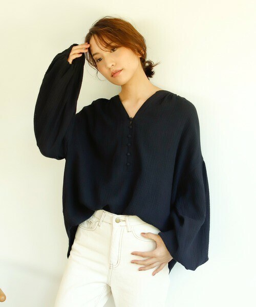 Auntie Rosa Holiday(アンティローザホリデー)の「ガーゼぺザントブラウス(シャツ/ブラウス・レディース・ベージュ/ブラック/レッド/ブラウン・FREE)」の2枚目の写真