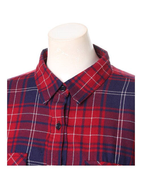 INGNI（イング）の「チェック柄ロールUP／長袖シャツ（トップス・レディース・ｵﾌﾎﾜｲﾄ/ｸﾛ/ｱｶ/ｺﾝ/ｺﾝ/ｸﾞﾘｰﾝ・M）」の3枚目の写真